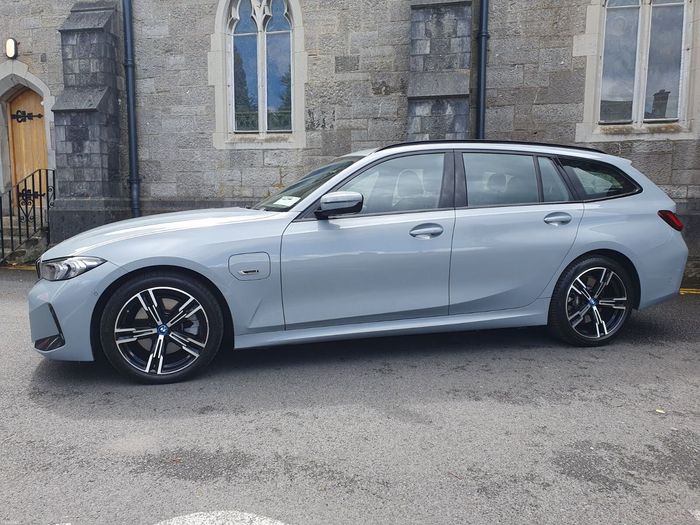 BMW 3 Series 2023