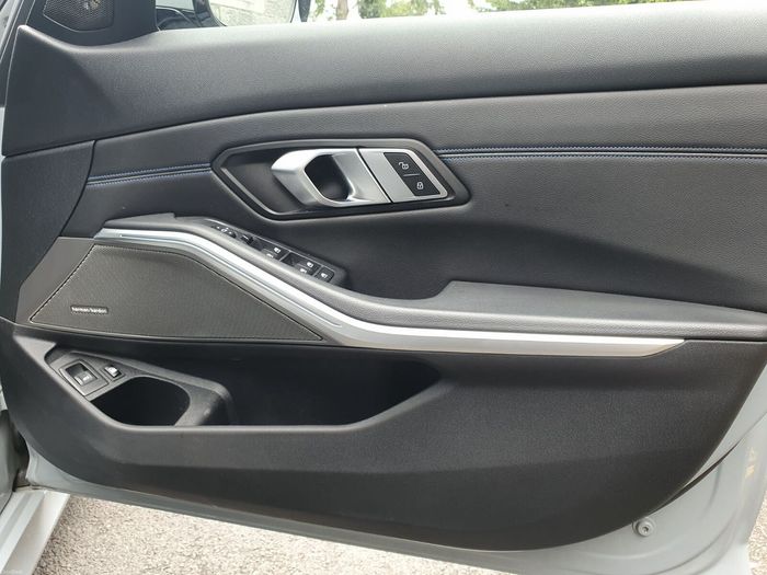 BMW 3 Series 2023