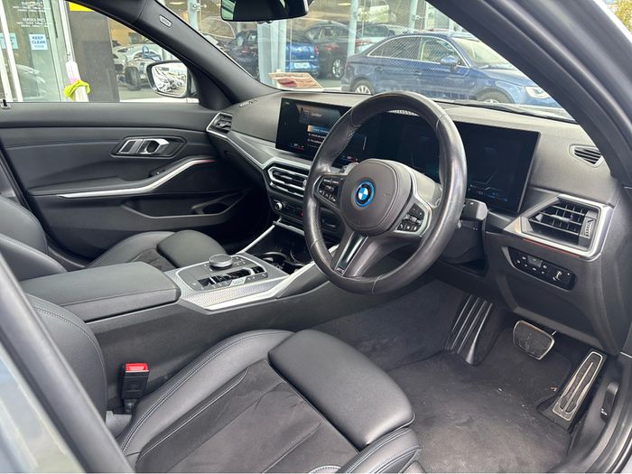 BMW 3 Series 2024