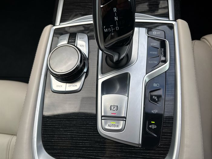 BMW 7 Series 2019