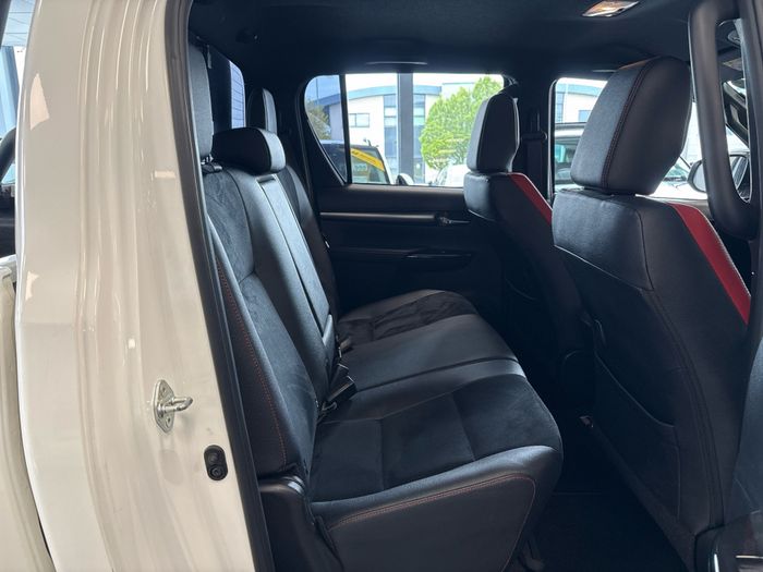 Toyota HiLux 2023
