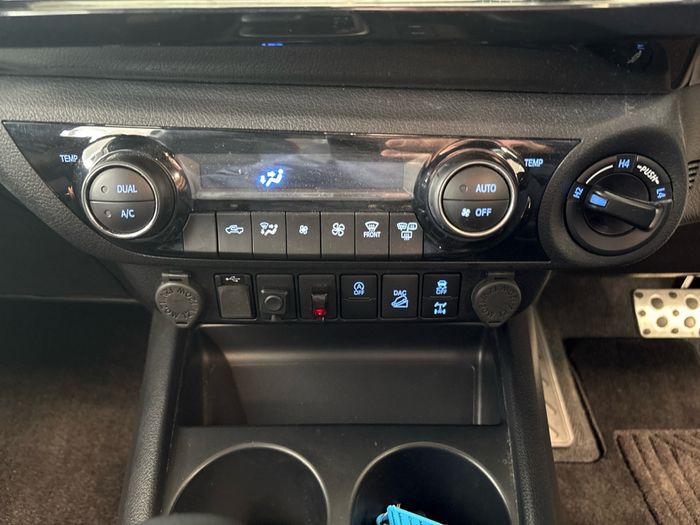 Toyota HiLux 2023