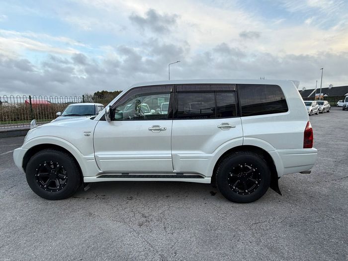 Mitsubishi Pajero 2006