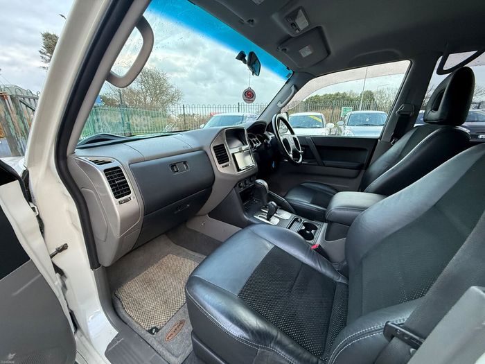 Mitsubishi Pajero 2006