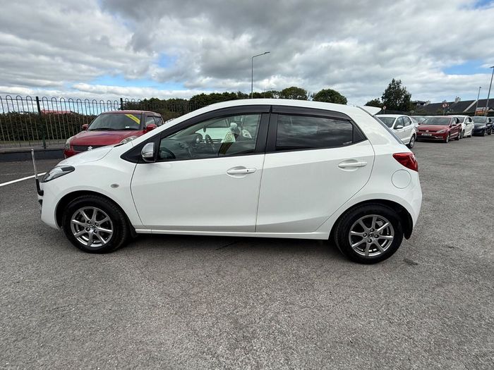 Mazda Demio 2014