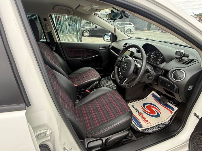 Mazda Demio 2014