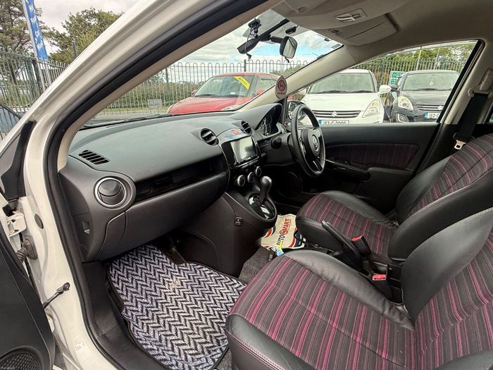 Mazda Demio 2014