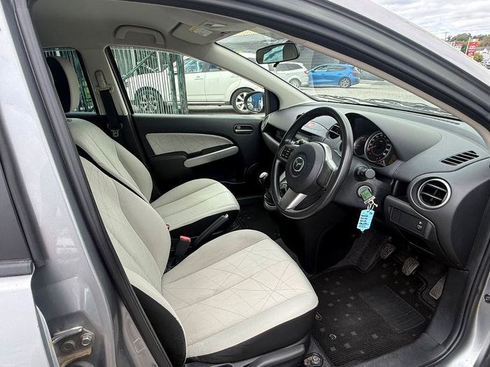 Mazda Demio 2013