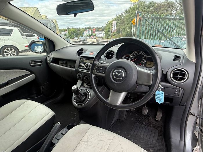 Mazda Demio 2013