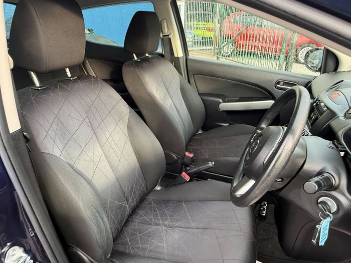 Mazda Demio 2013