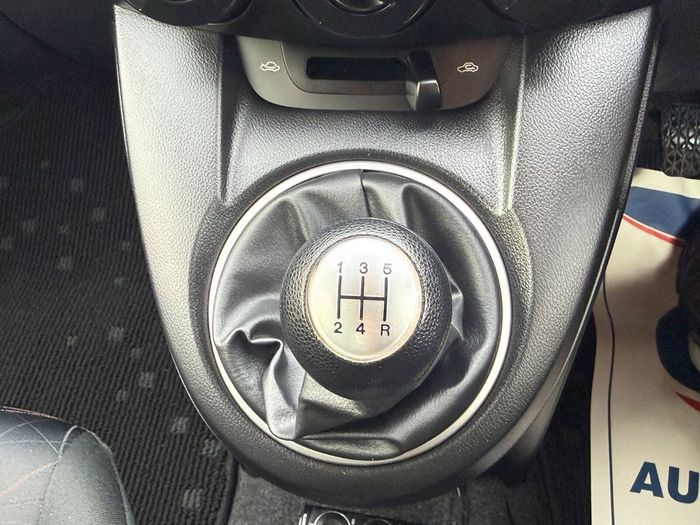 Mazda Demio 2013