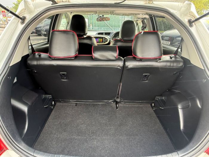 Toyota Vitz 2013