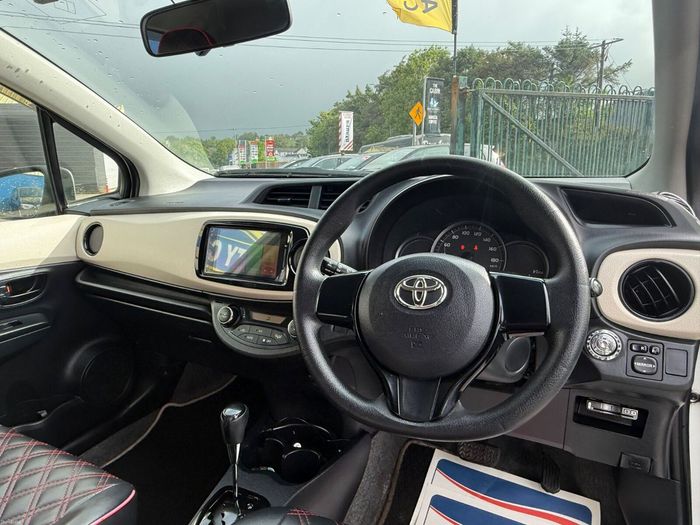 Toyota Vitz 2013