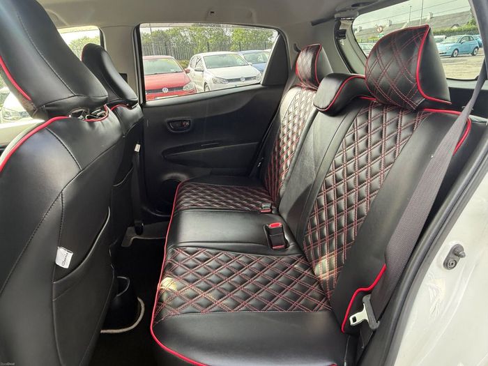 Toyota Vitz 2013