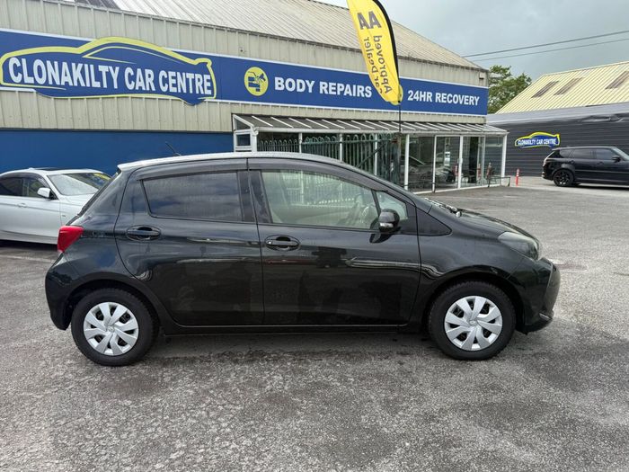 Toyota Vitz 2016