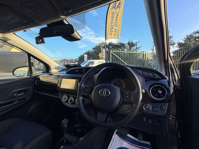 Toyota Vitz 2017