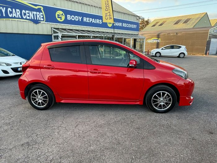Toyota Vitz 2014
