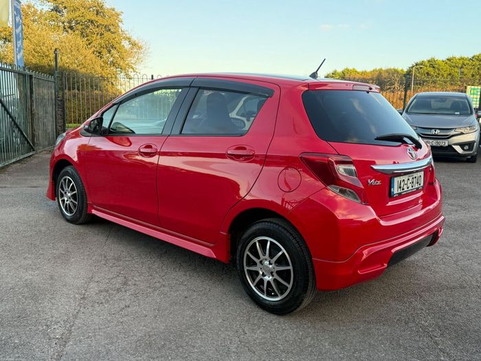 Toyota Vitz 2014