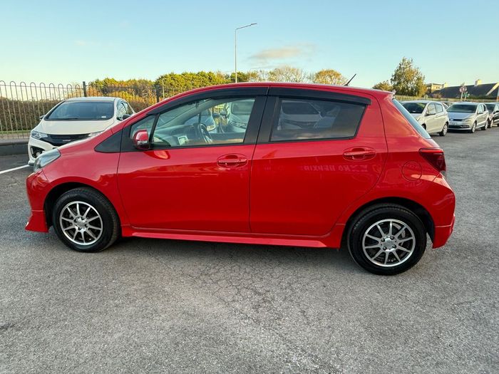 Toyota Vitz 2014