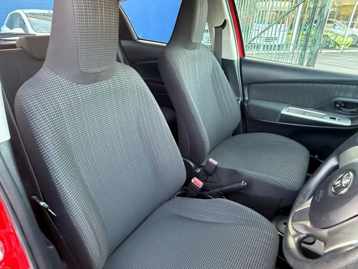 Toyota Vitz 2014
