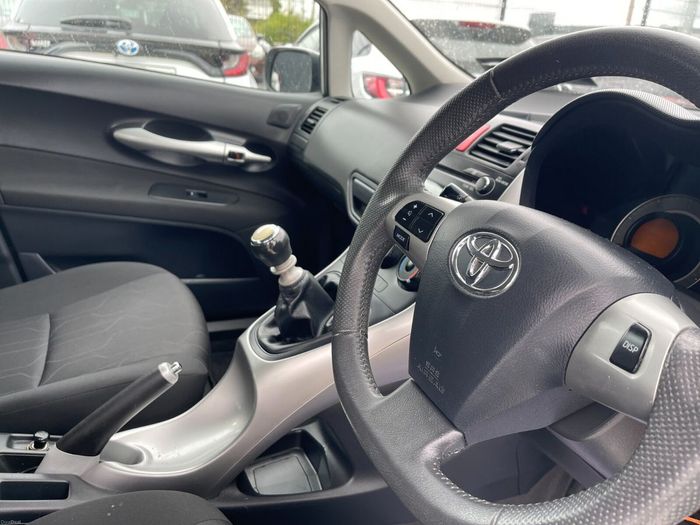 Toyota Auris 2012