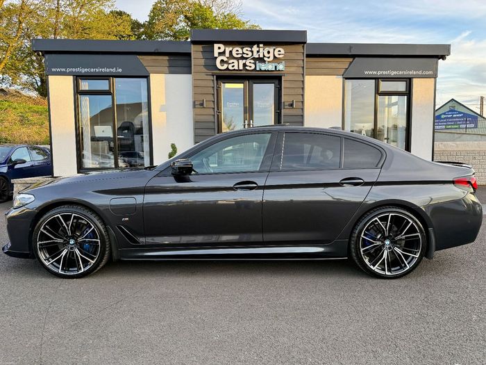 BMW 5 Series 2021