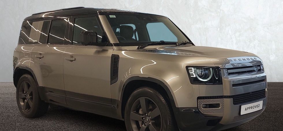 Land Rover Defender 2024