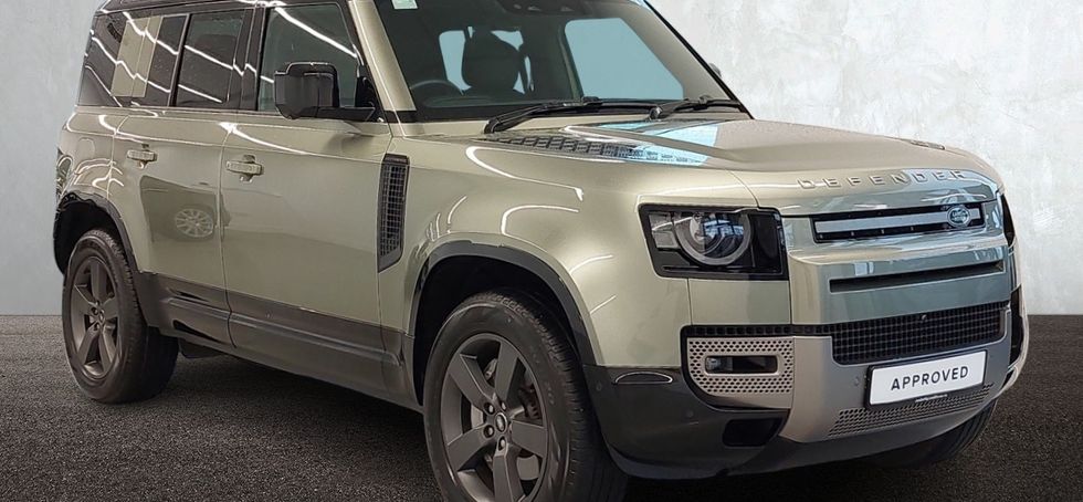Land Rover Defender 2025