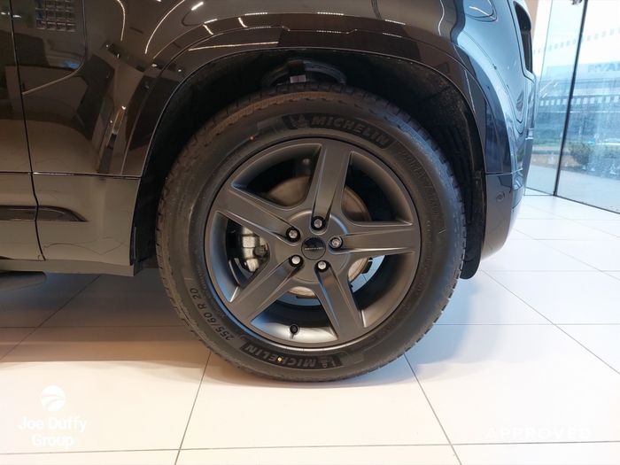 Land Rover Defender 2026