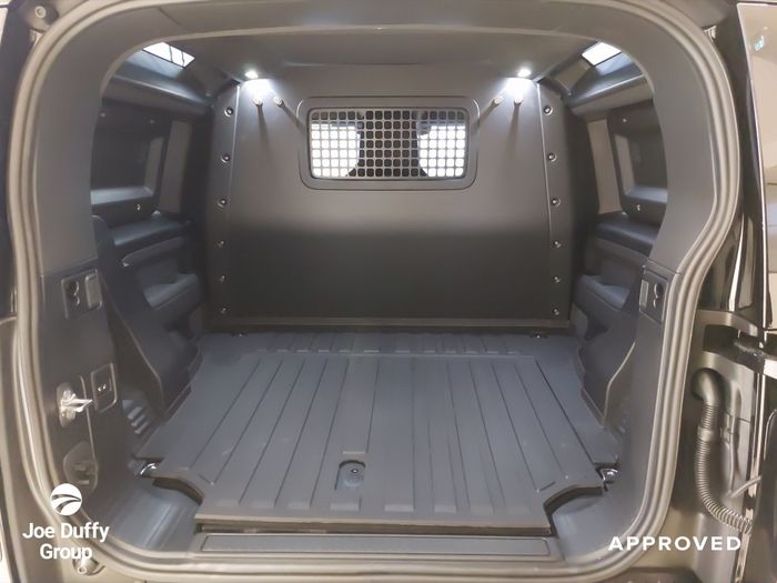 Land Rover Defender 2026