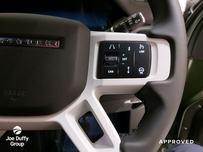 Land Rover Defender 2026