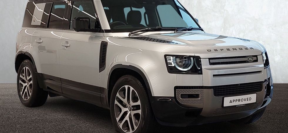 Land Rover Defender 2024