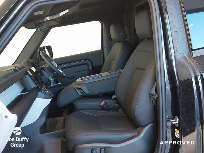 Land Rover Defender 2026