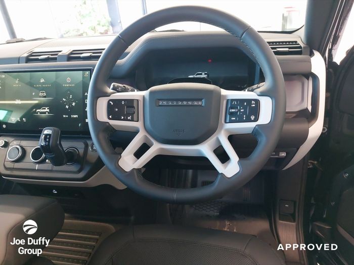 Land Rover Defender 2026