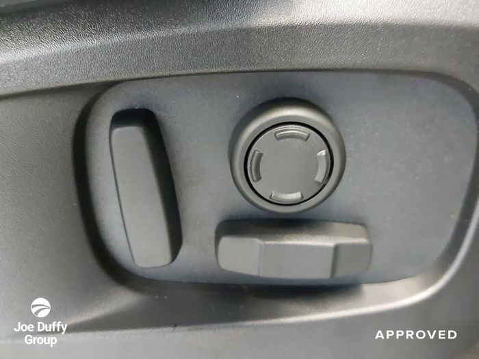 Land Rover Defender 2026