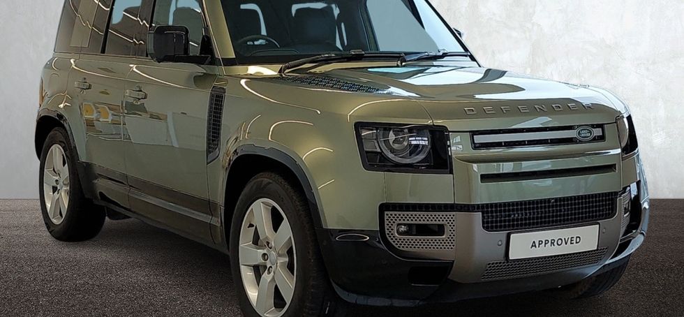 Land Rover Defender 2024