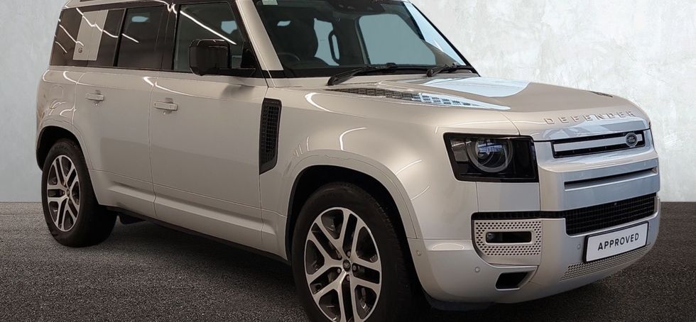 Land Rover Defender 2024
