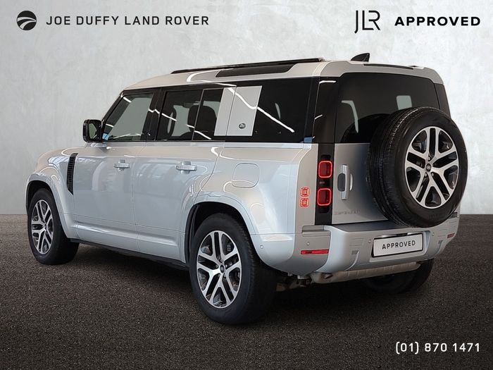 Land Rover Defender 2024