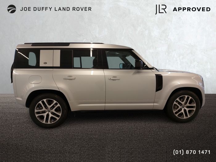 Land Rover Defender 2024