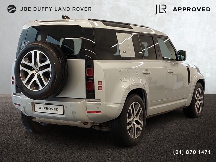 Land Rover Defender 2024
