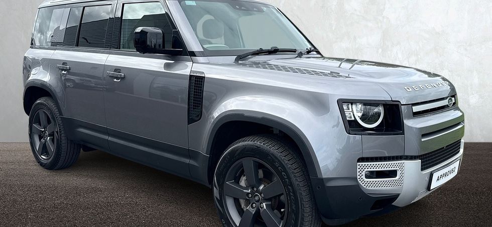 Land Rover Defender 2023