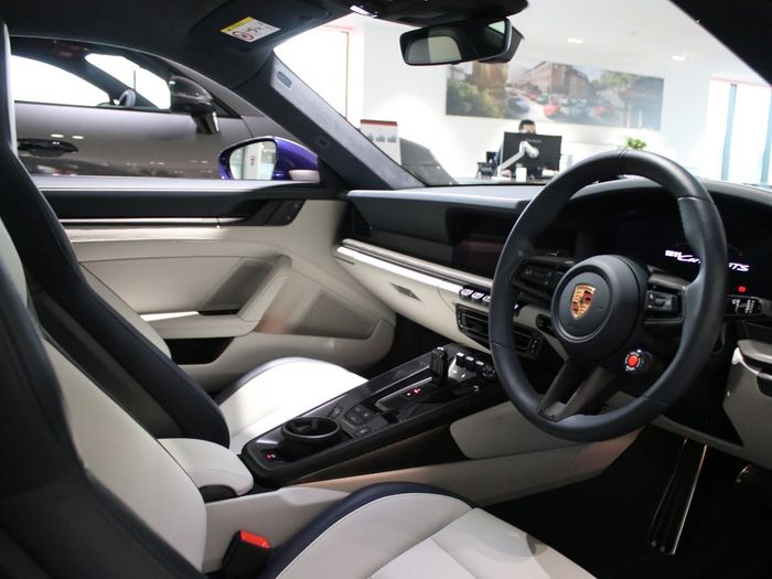 Porsche 911 2025