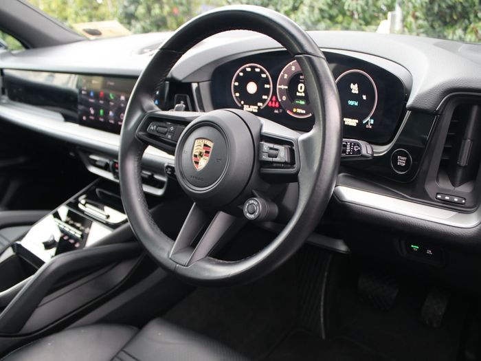 Porsche Cayenne 2024