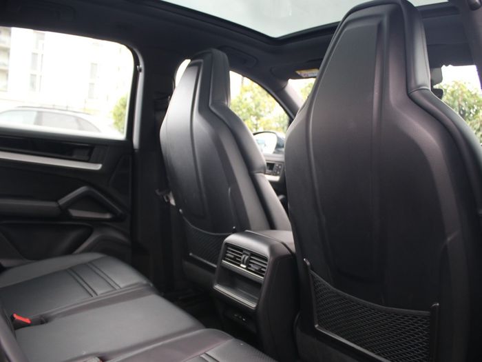 Porsche Cayenne 2024