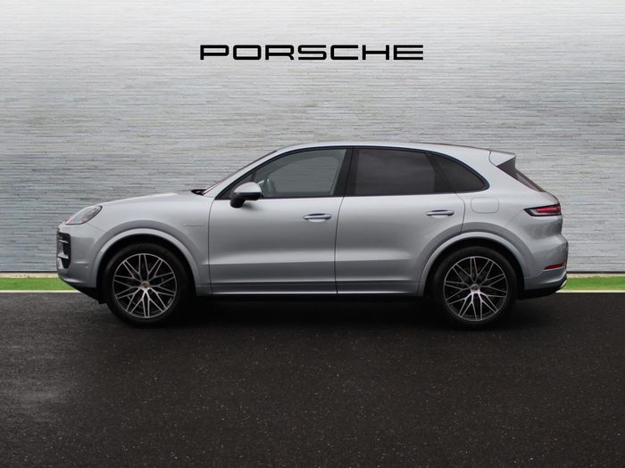 Porsche Cayenne 2025