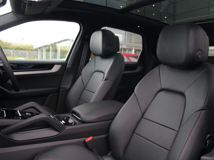 Porsche Cayenne 2025