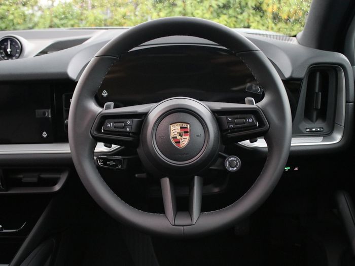 Porsche Cayenne 2025