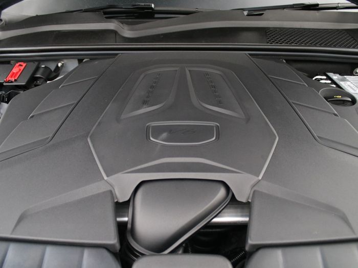 Porsche Cayenne 2025