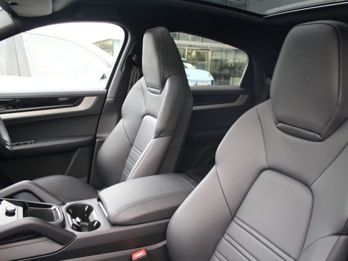 Porsche Cayenne 2025