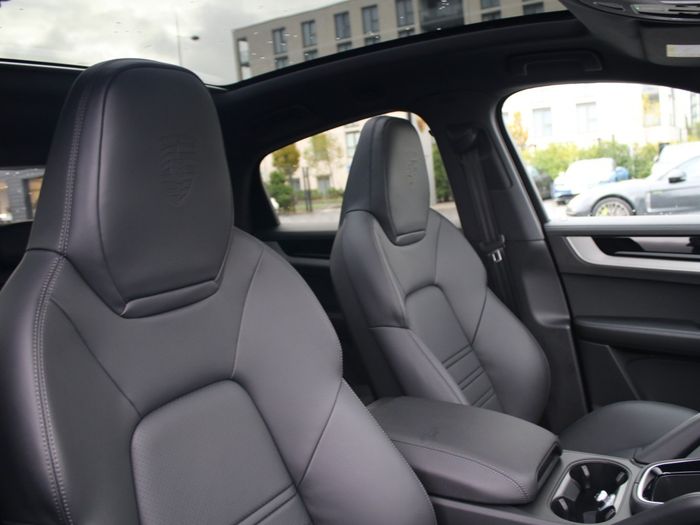 Porsche Cayenne 2025